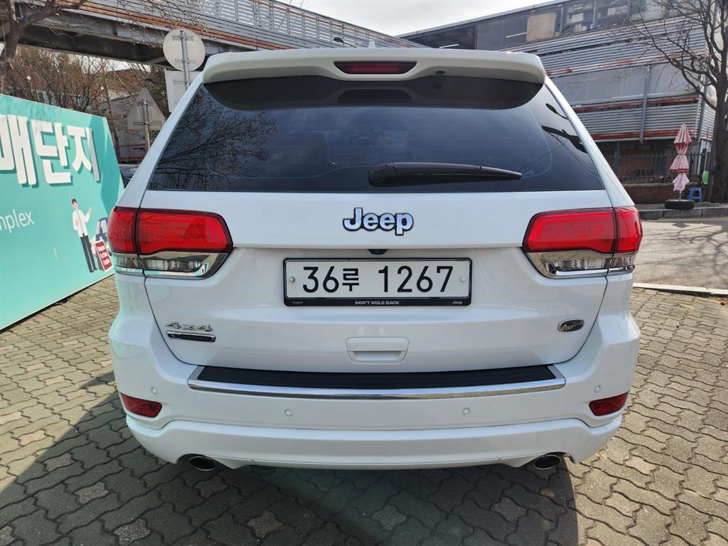 Jeep Cherokee - Vista 4