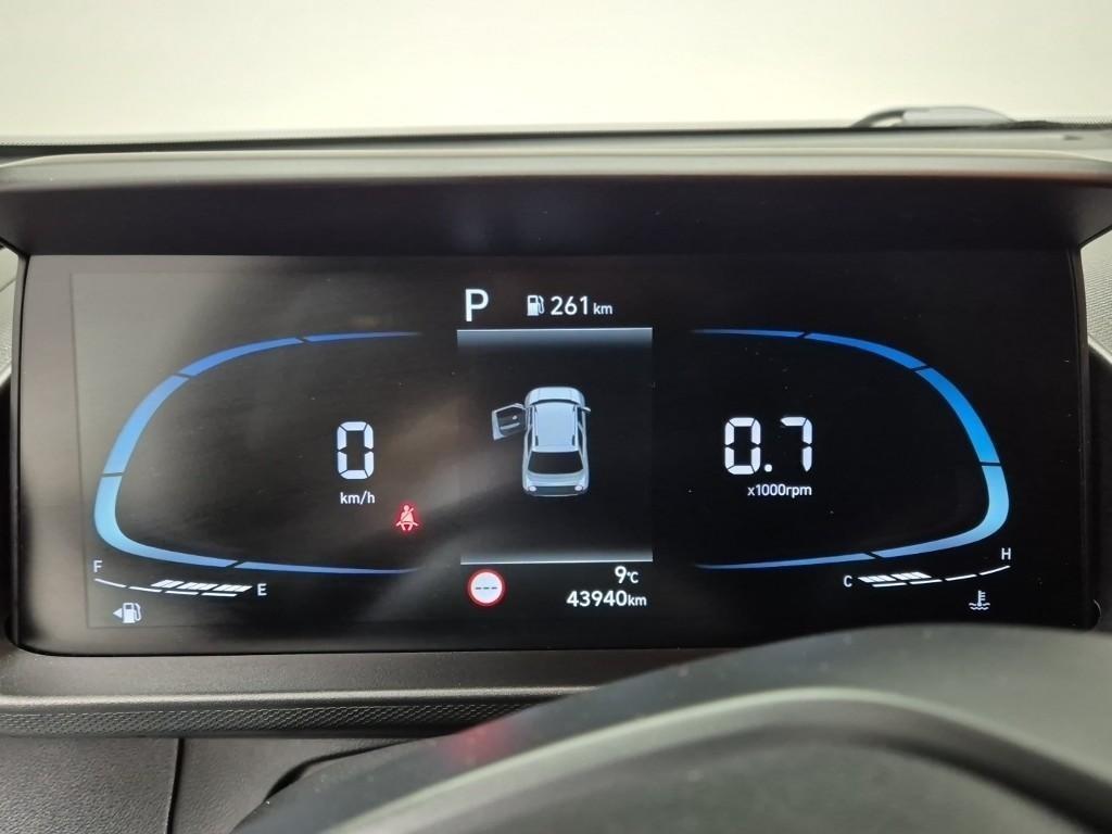 HYUNDAI Casper - Vista 6