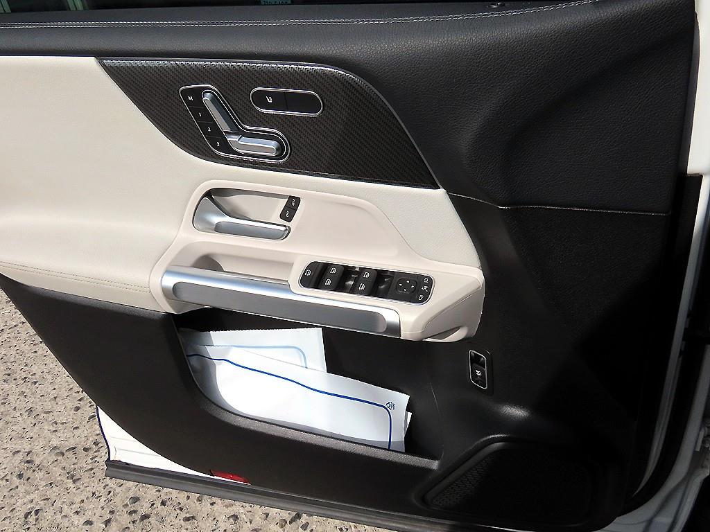 Mercedes Benz GLB Class - Vista 11