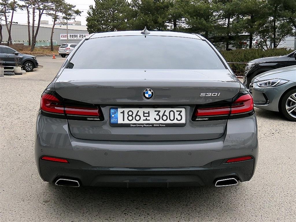 BMW 5 Series - Vista 4