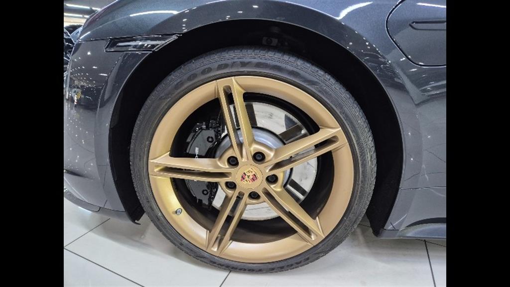 Porsche Taycan 2022 Gris - Importación desde Corea - HF Imports Iquique - Foto 20