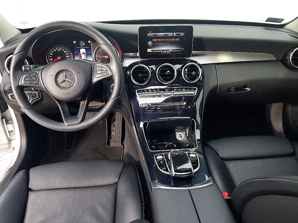 Mercedes Benz C Class - Vista 5