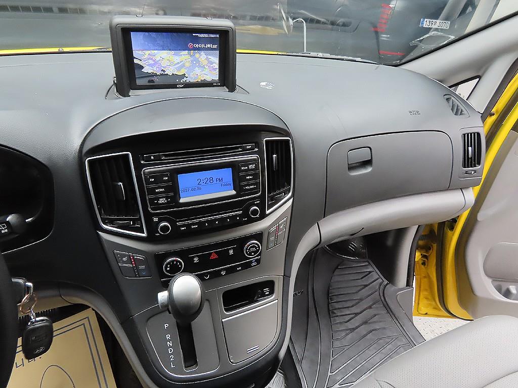 HYUNDAI Starex 2019 Amarillo - Importación desde Corea - HF Imports Iquique - Foto 7