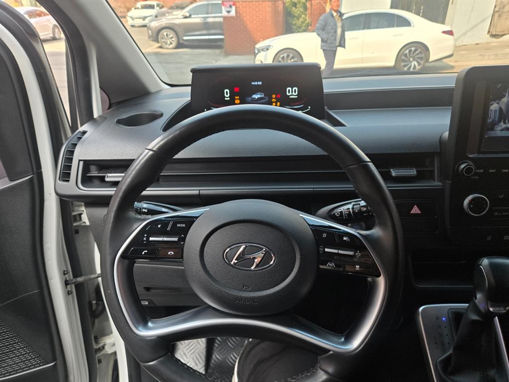 HYUNDAI Staria - Vista 3