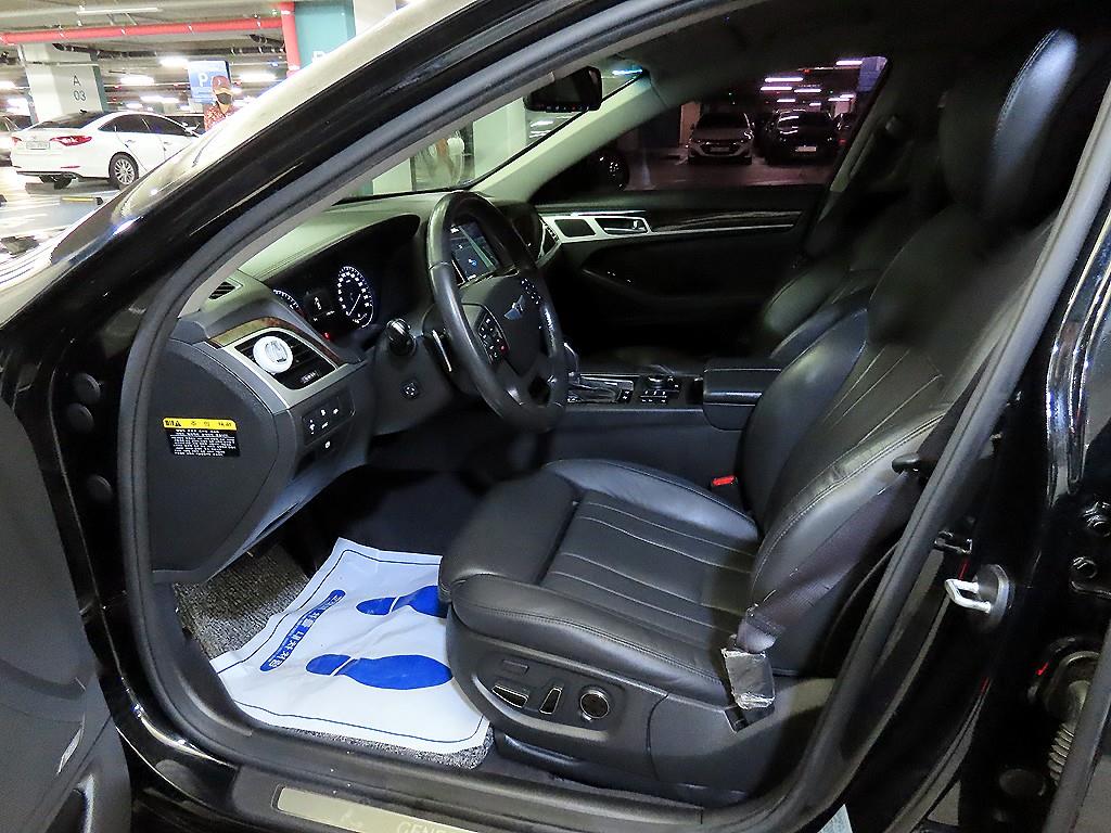 HYUNDAI Genesis - Vista 6