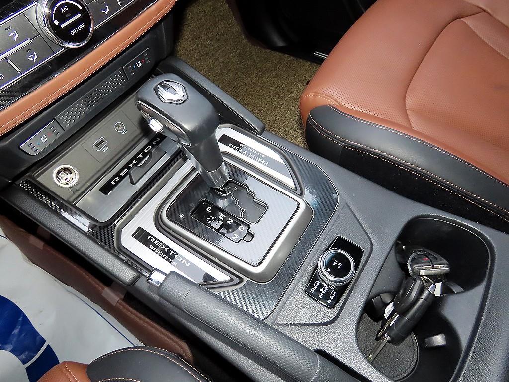 Ssangyong Rexton - Vista 10