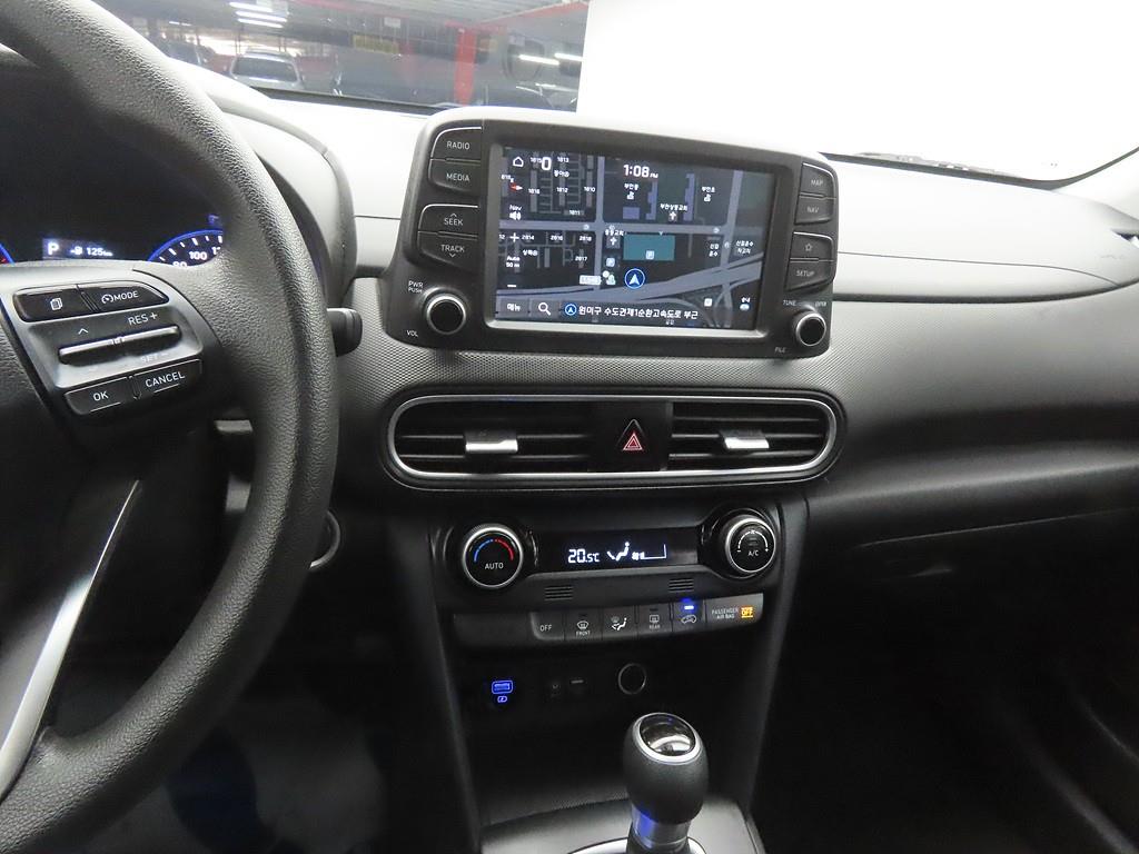 HYUNDAI Kona - Vista 10