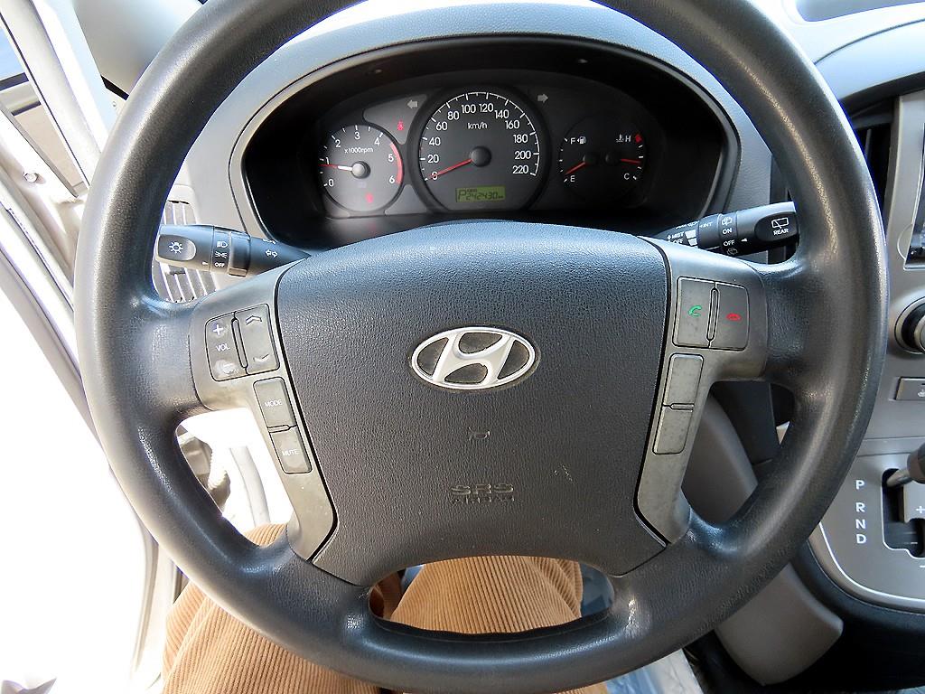 HYUNDAI Starex - Vista 8