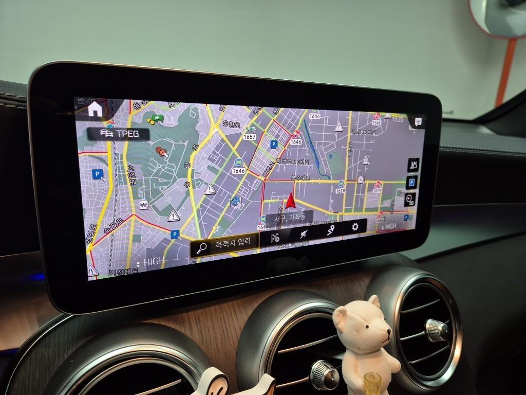 Mercedes Benz GLC Class - Vista 10