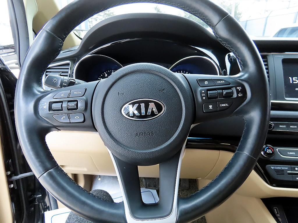 KIA Carnival - Vista 9