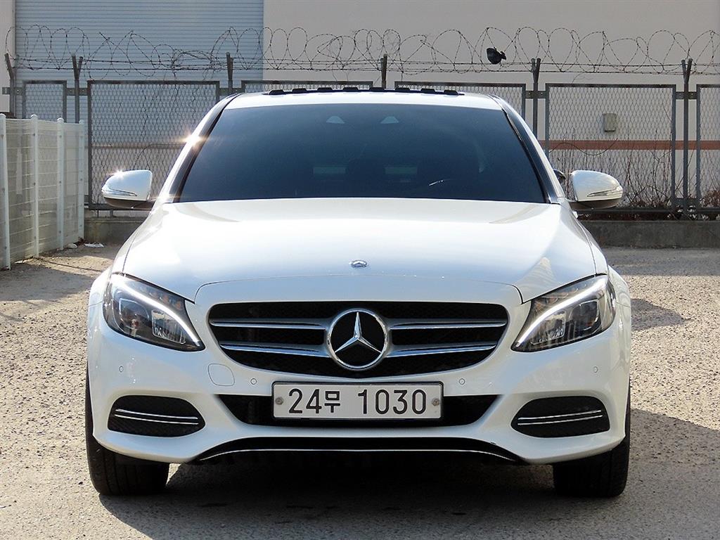 Mercedes Benz C Class 2015 Blanco - Importación desde Corea - HF Imports Iquique - Foto 1