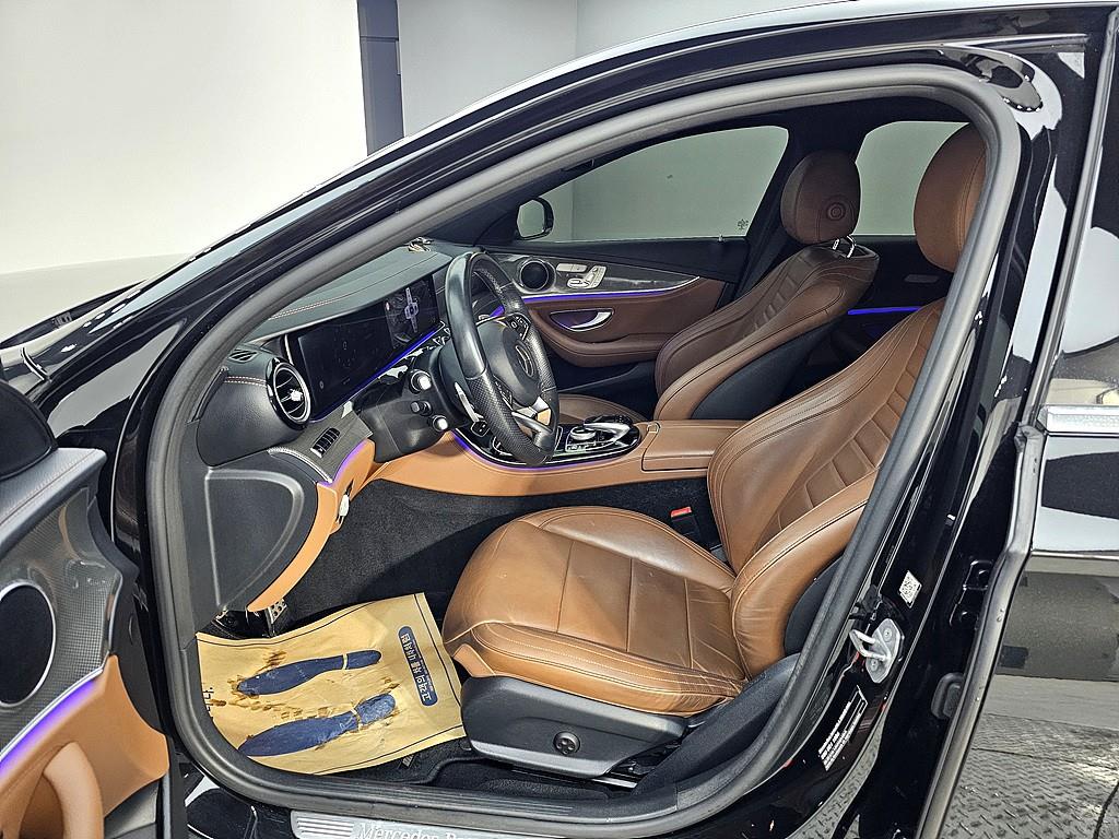 Mercedes Benz E class - Vista 8