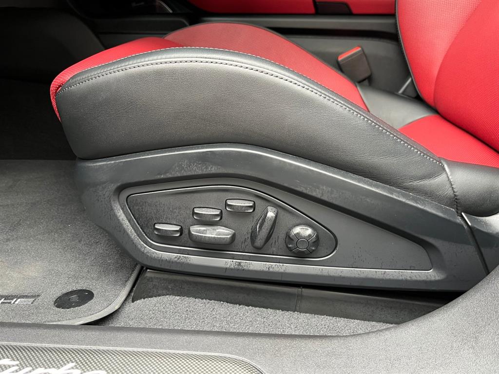 Porsche Taycan - Vista 12