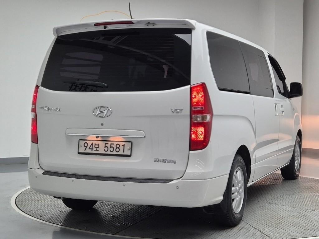 HYUNDAI Starex - Vista 4