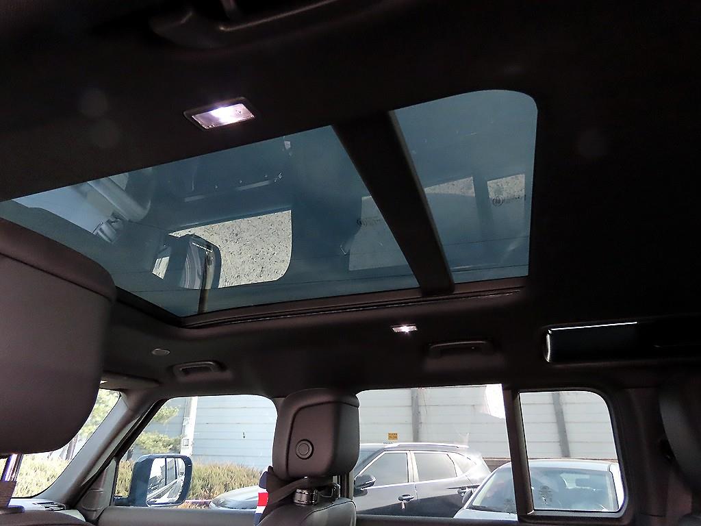 Land Rover Defender 2025 Negro - Importación desde Corea - HF Imports Iquique - Foto 16