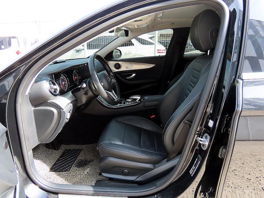 Mercedes Benz E class - Vista 5