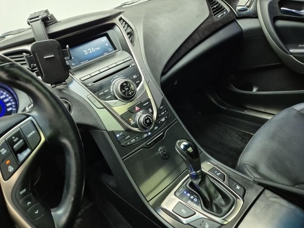 HYUNDAI Grandeur - Vista 10