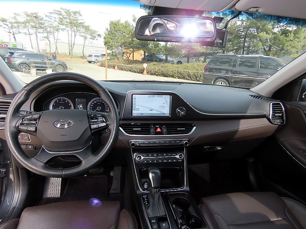 HYUNDAI Grandeur - Vista 7