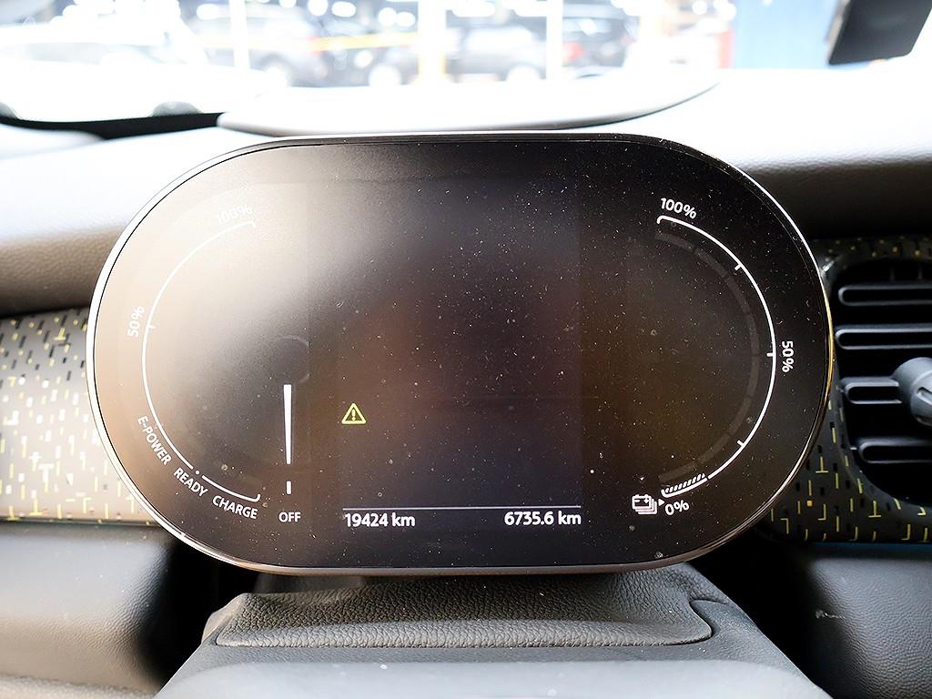 Mini Cooper Electric - Vista 11