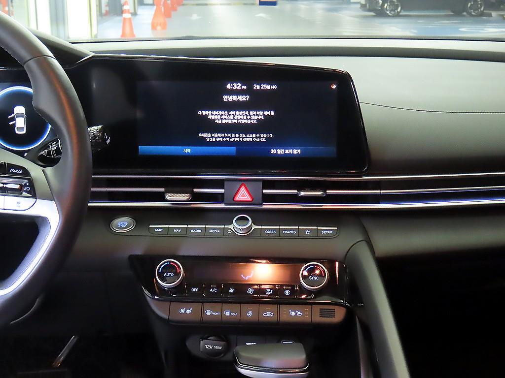 HYUNDAI Avante - Vista 11