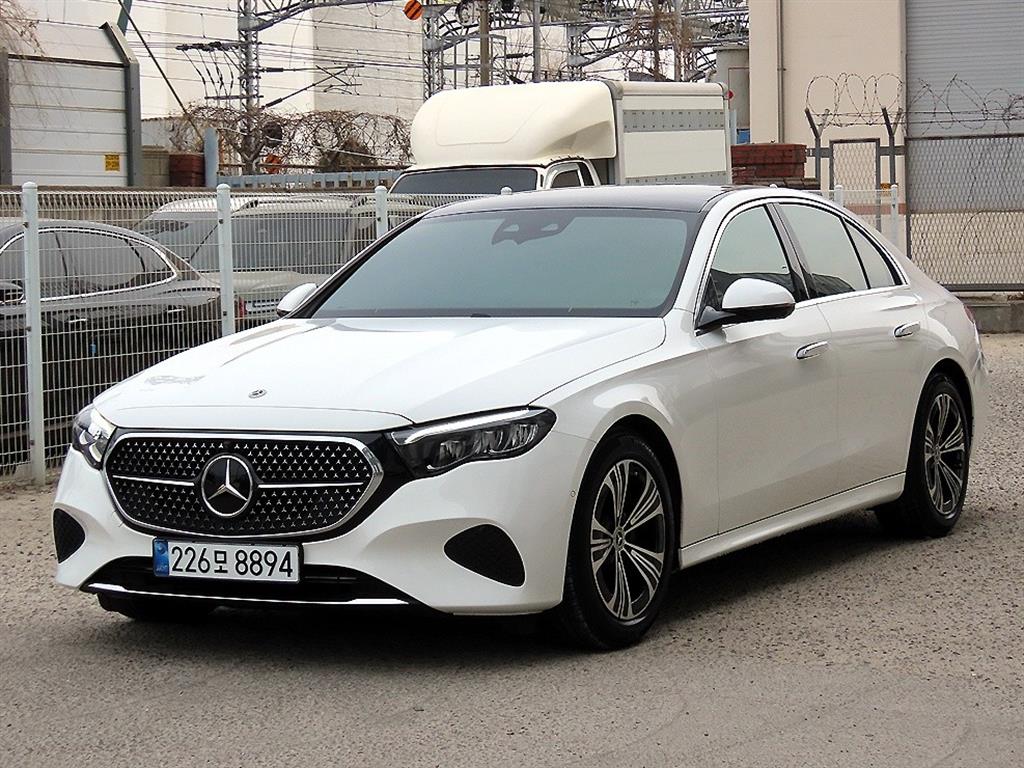 Mercedes Benz E class - Vista 2