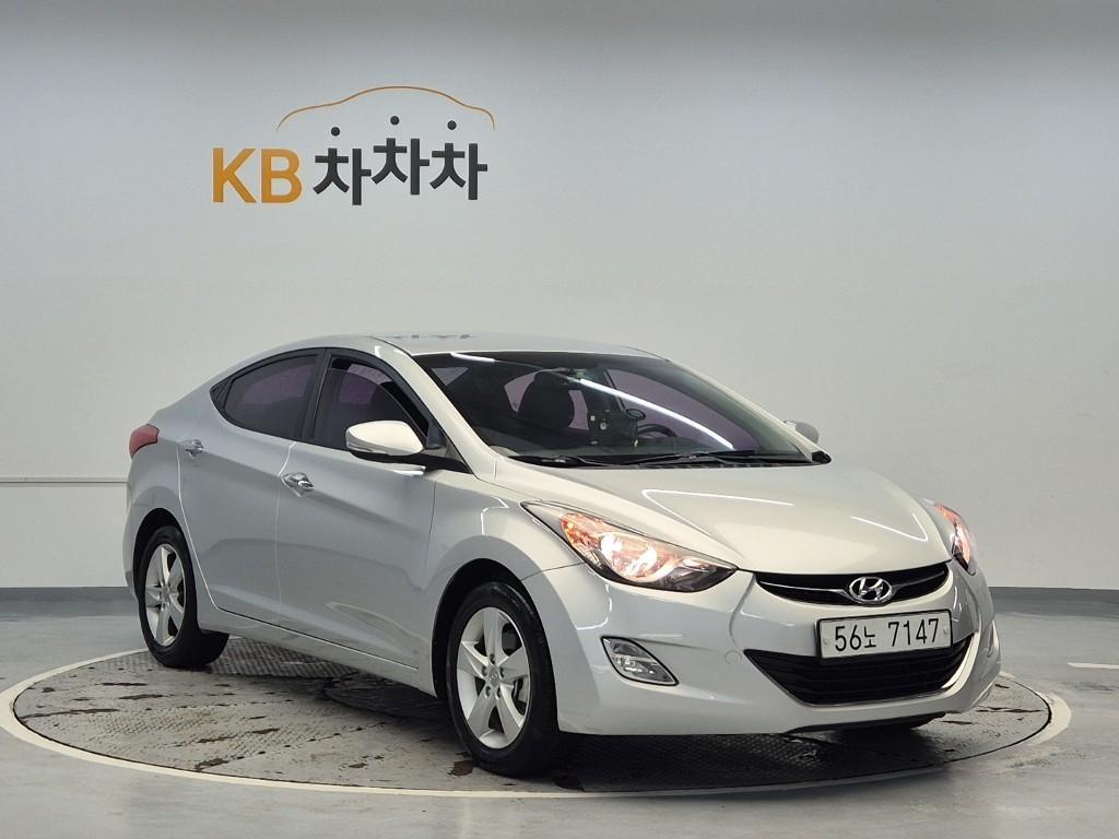 HYUNDAI Avante - Vista 4