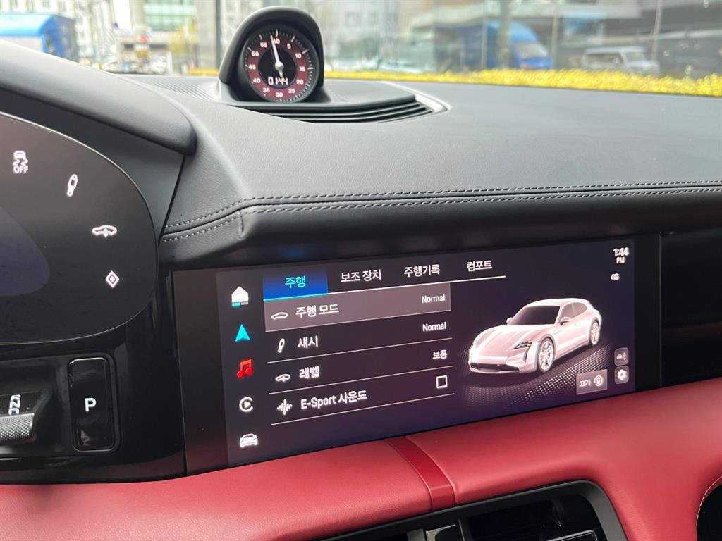 Porsche Taycan - Vista 10