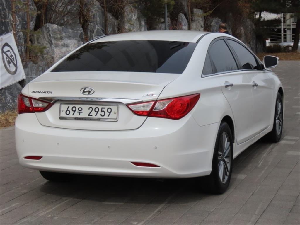 HYUNDAI Sonata - Vista 5