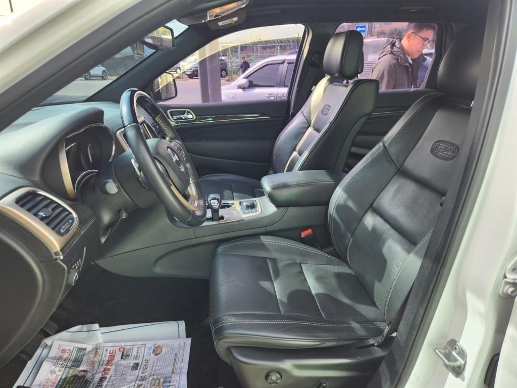 Jeep Cherokee - Vista 8