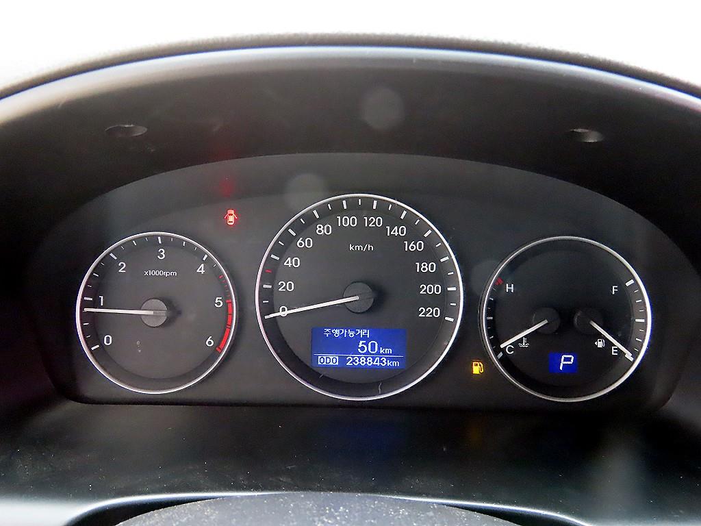 HYUNDAI Starex - Vista 9