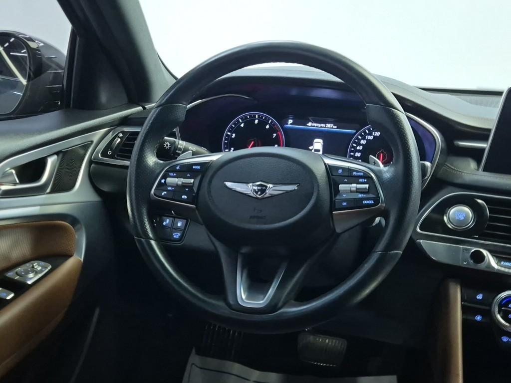 Genesis G70 - Vista 9