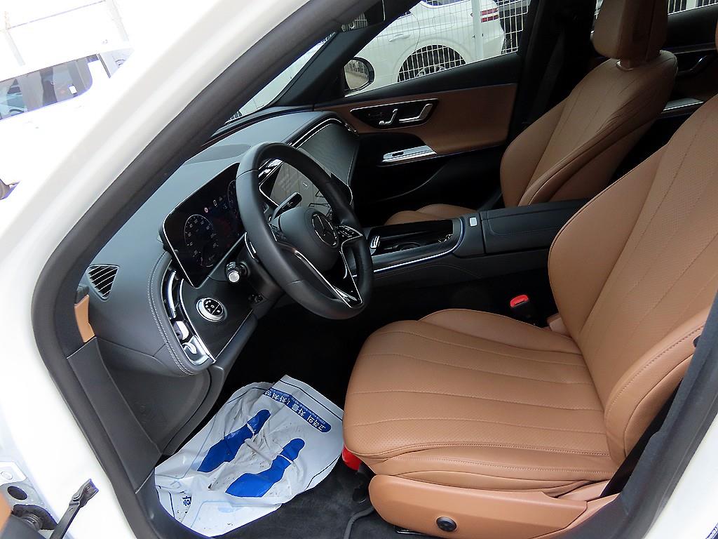 Mercedes Benz E class - Vista 5