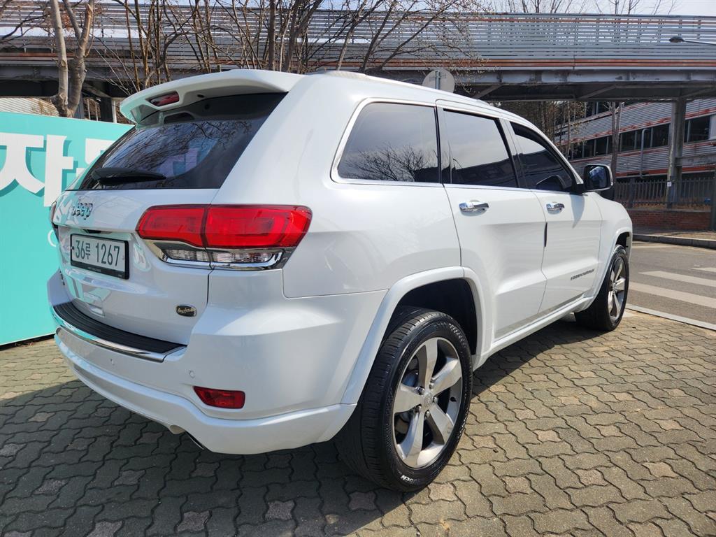 Jeep Cherokee - Vista 3