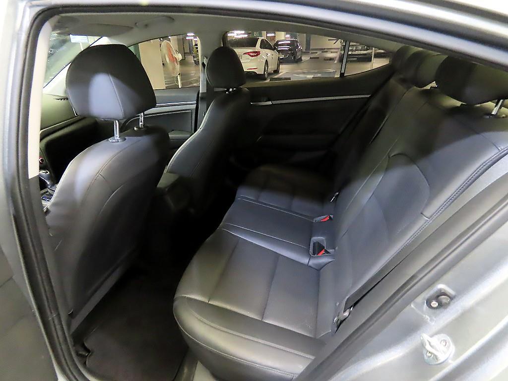 HYUNDAI Avante - Vista 7