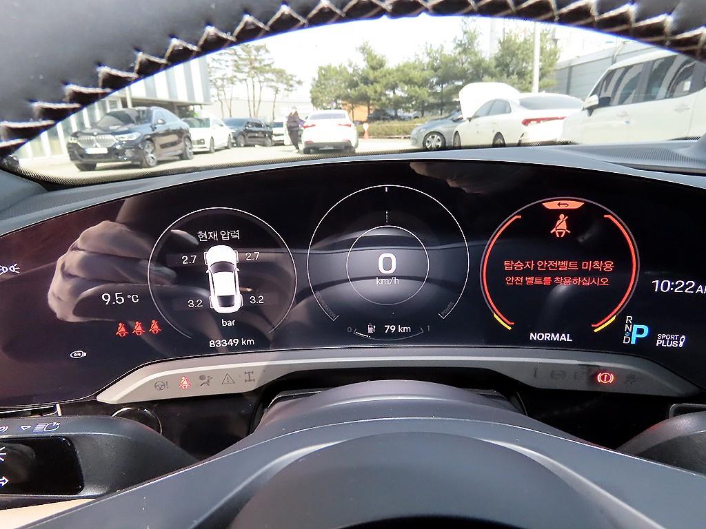 Porsche Taycan - Vista 9