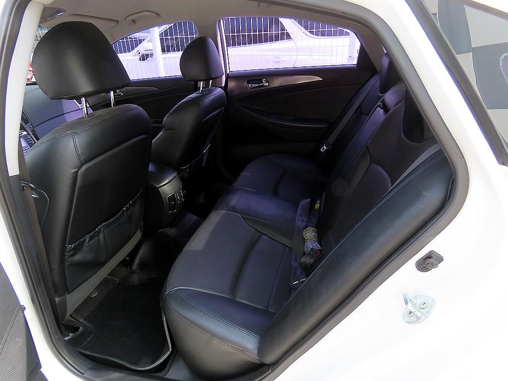 HYUNDAI Sonata - Vista 6