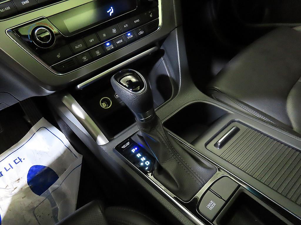 HYUNDAI Sonata - Vista 12