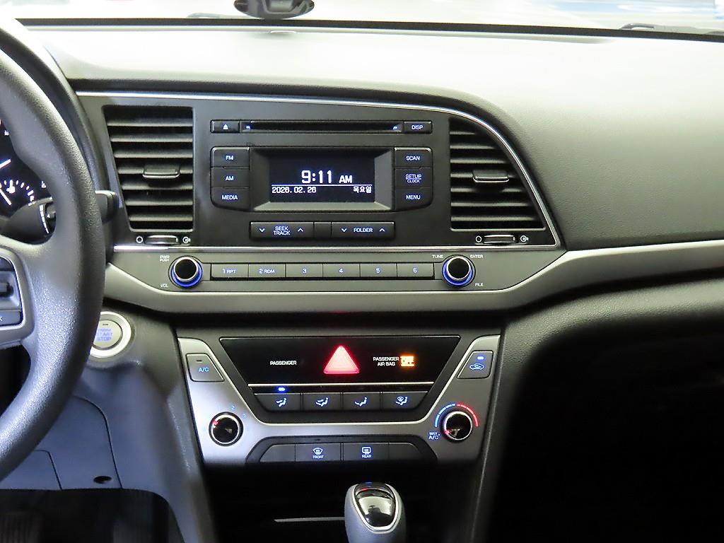 HYUNDAI Avante - Vista 11