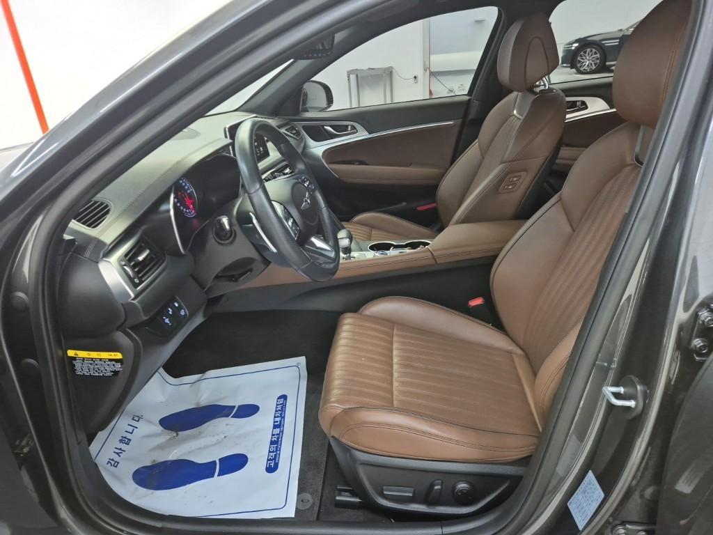 Genesis G70 - Vista 11