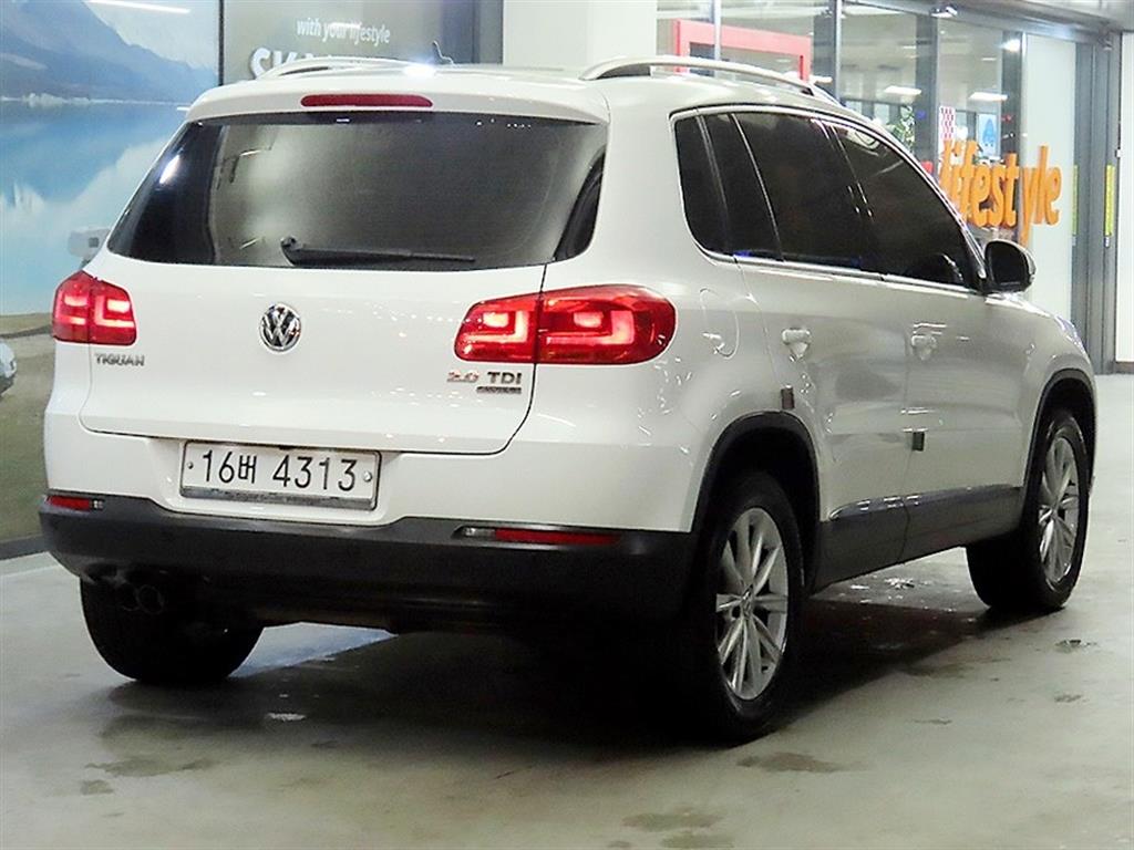 Volkswagen Tiguan - Vista 4