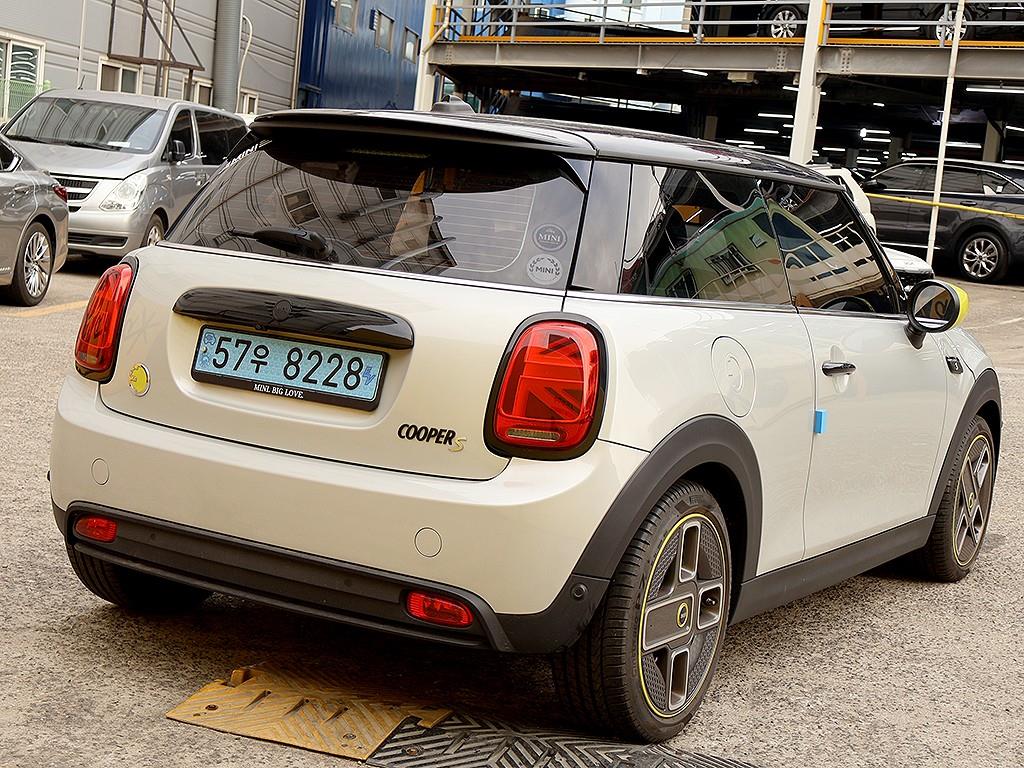 Mini Cooper Electric - Vista 7