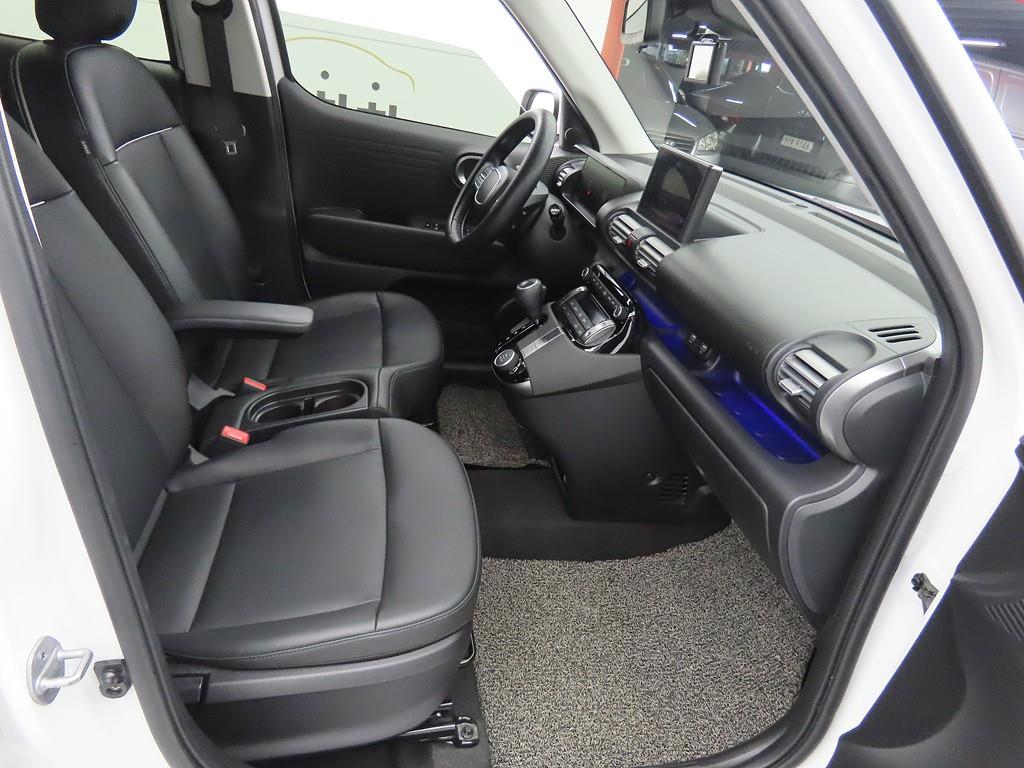 HYUNDAI Casper - Vista 8