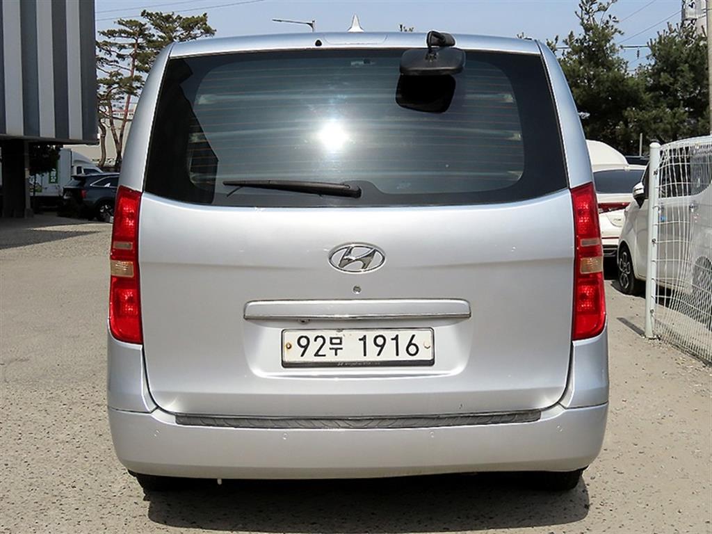 HYUNDAI Starex - Vista 4