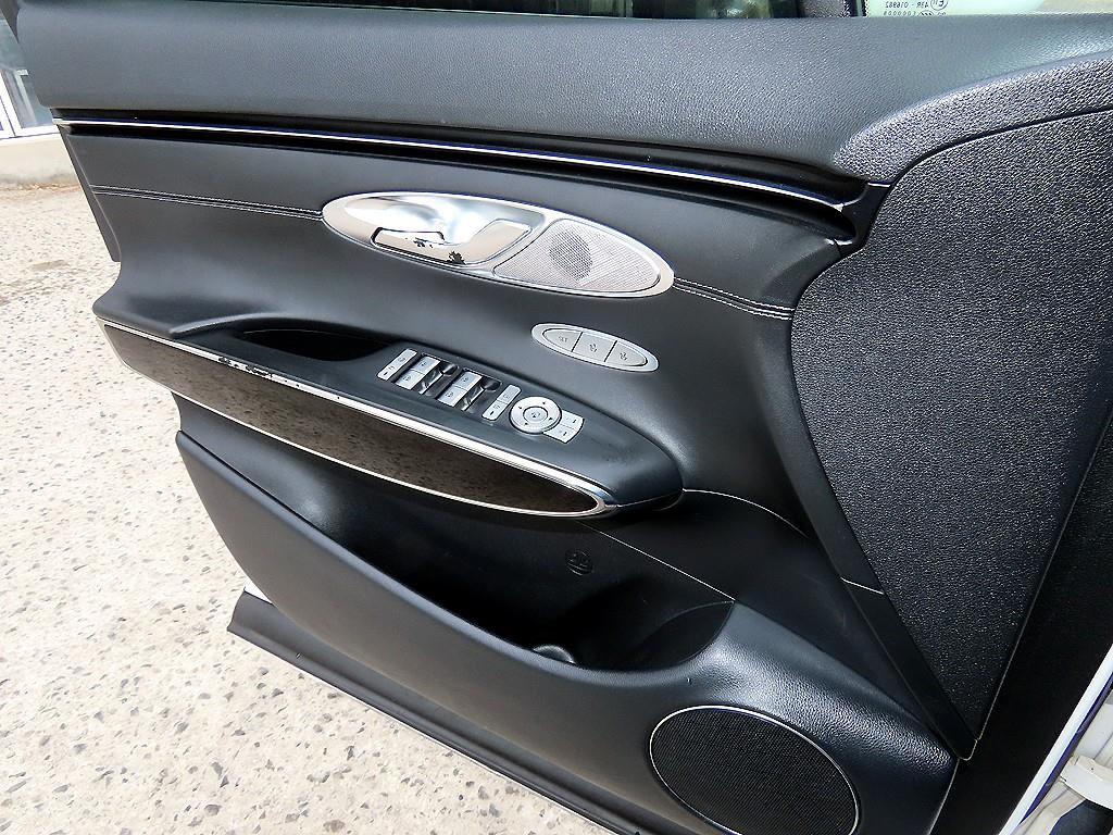 Genesis GV70 - Vista 11