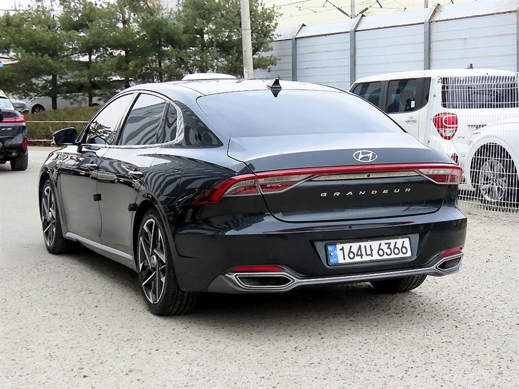 HYUNDAI Grandeur - Vista 3