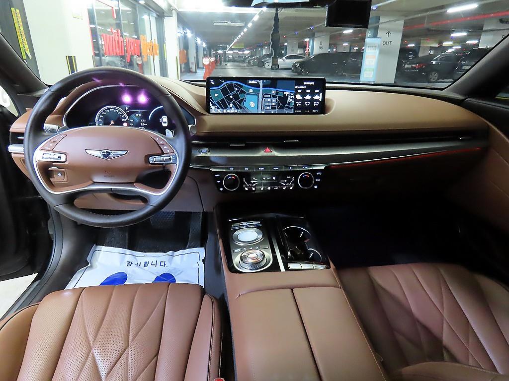 Genesis G80 - Vista 10