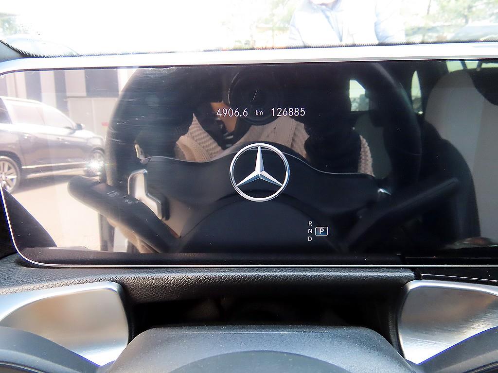 Mercedes Benz GLB Class - Vista 9