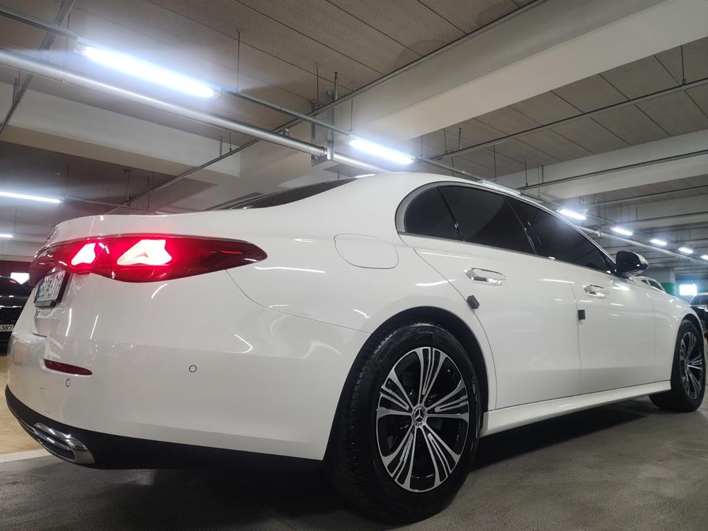 Mercedes Benz E class - Vista 4