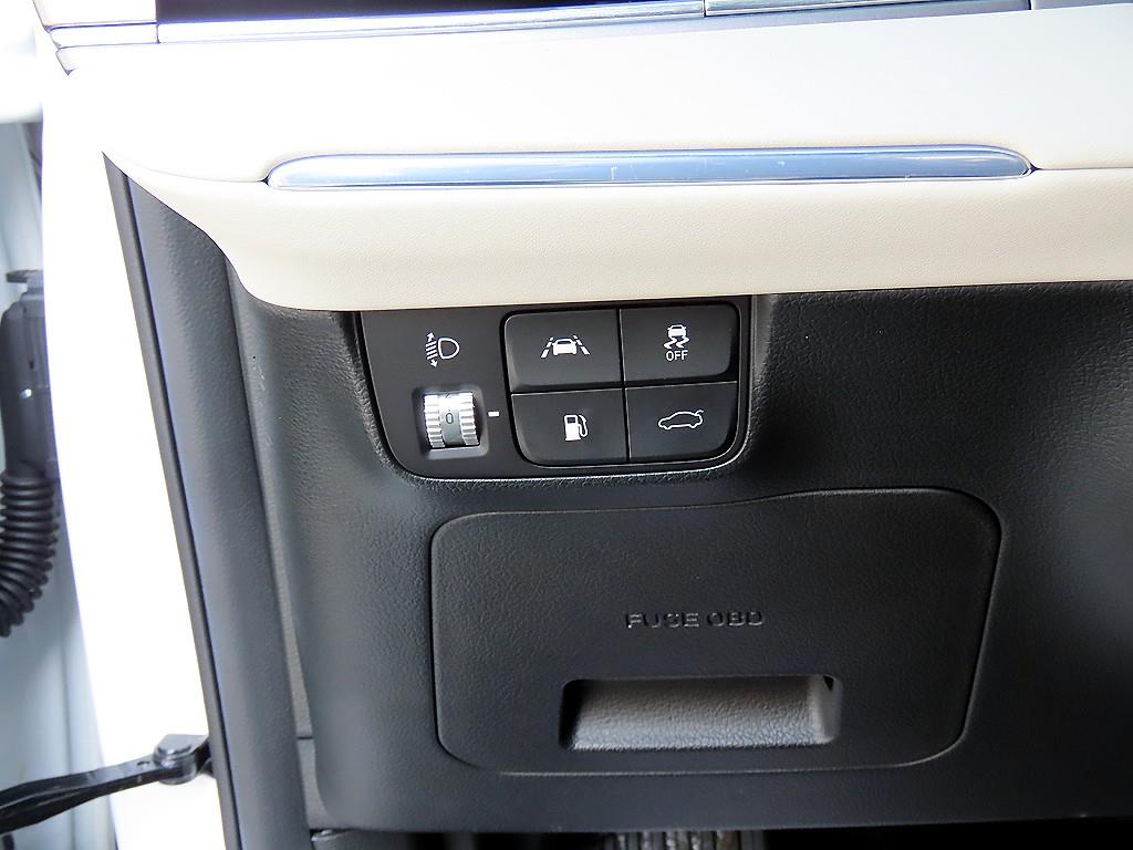 HYUNDAI Grandeur - Vista 12