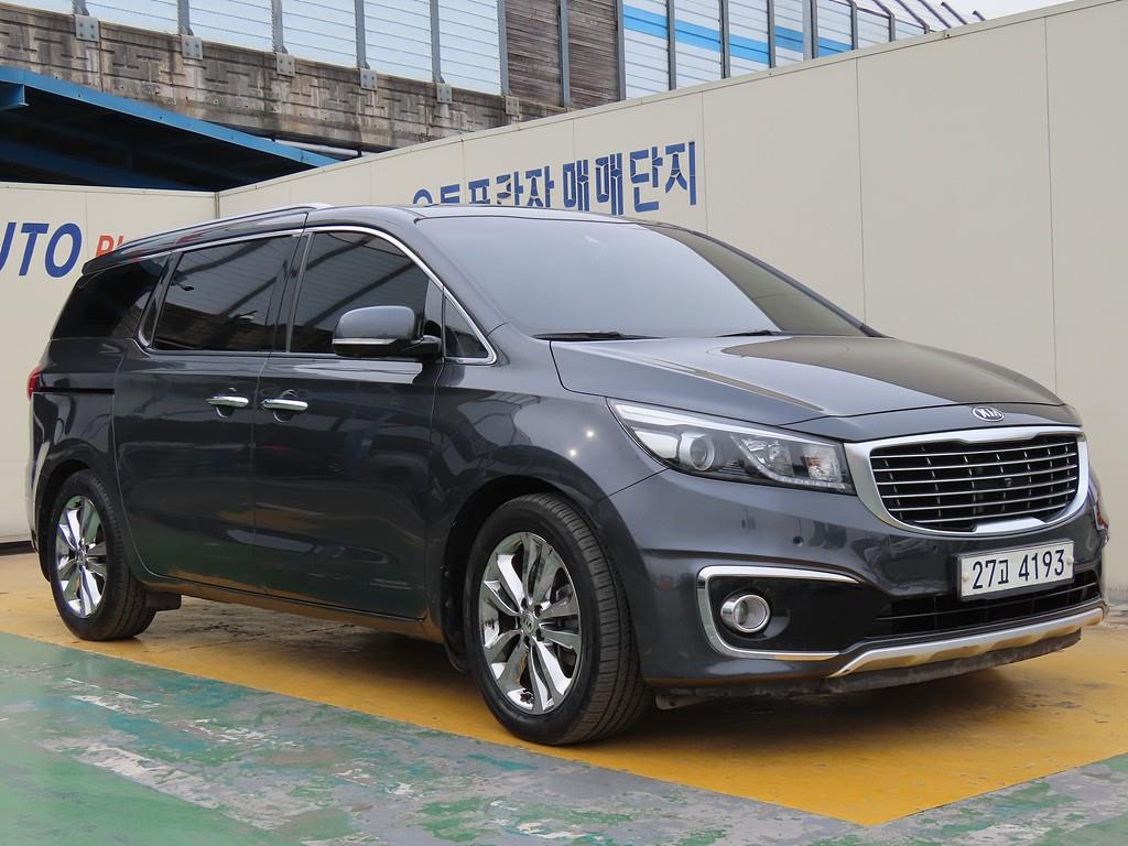 KIA Carnival 2016 Gris - Importación desde Corea - HF Imports Iquique - Foto 1